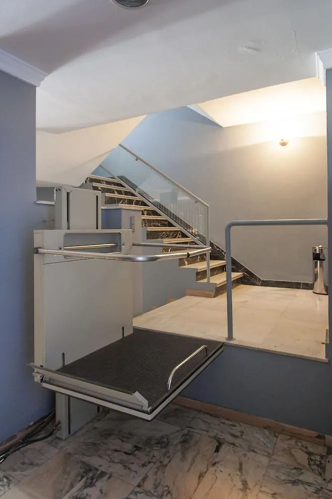 Hotel Trafalgar جيريز